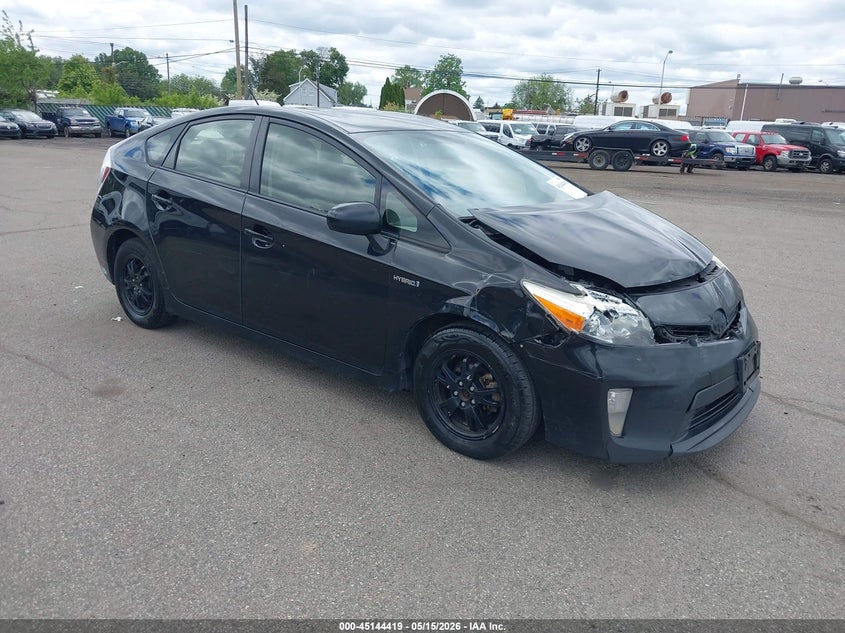 2015 TOYOTA PRIUS THREE