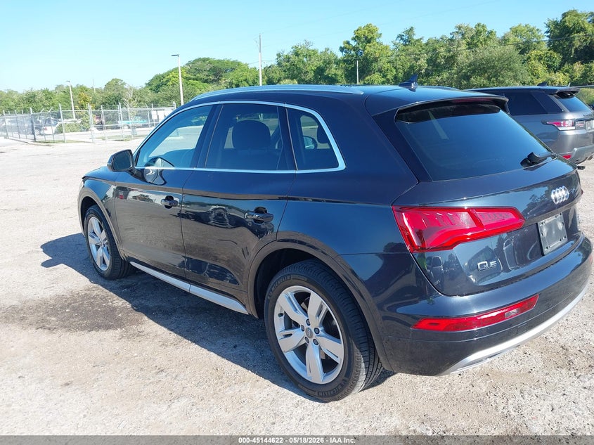 Vin: wa1bnafy8j2046074, lot: 45642261, audi q5 2.0t premium/2.0t tech premium 20183