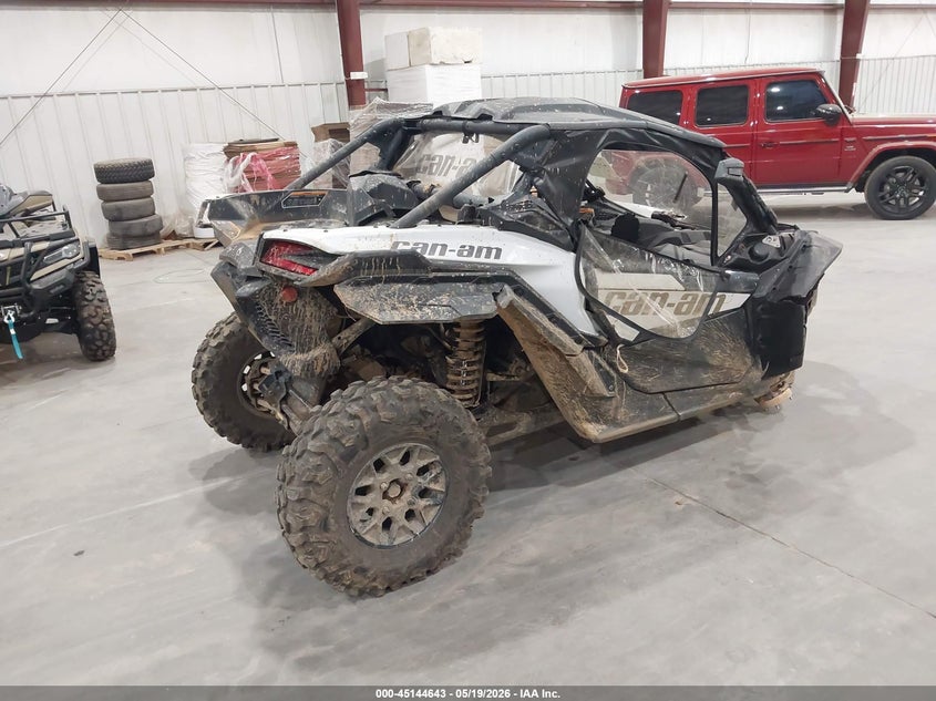 2023 CAN-AM MAVERICK X3 900 CC(VIN: 3JBVGAY40PE004116