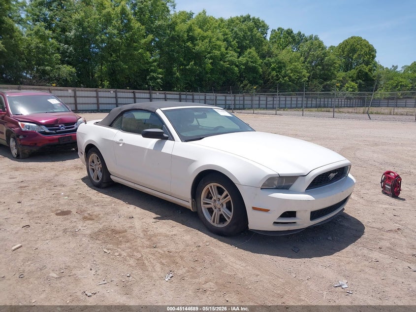 1ZVBP8EM1D5237357 FORD MUSTANG Photo 1