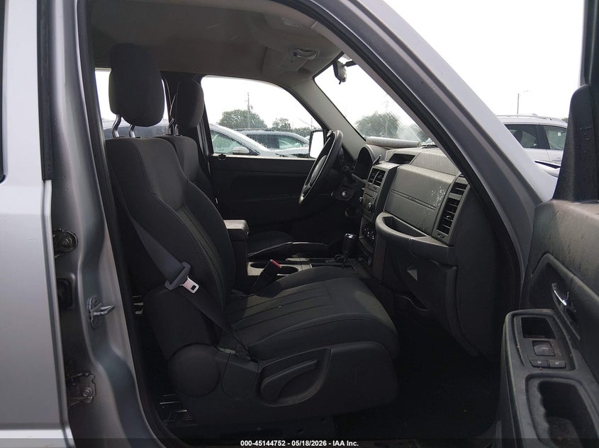 2012 JEEP LIBERTY auction photo 5