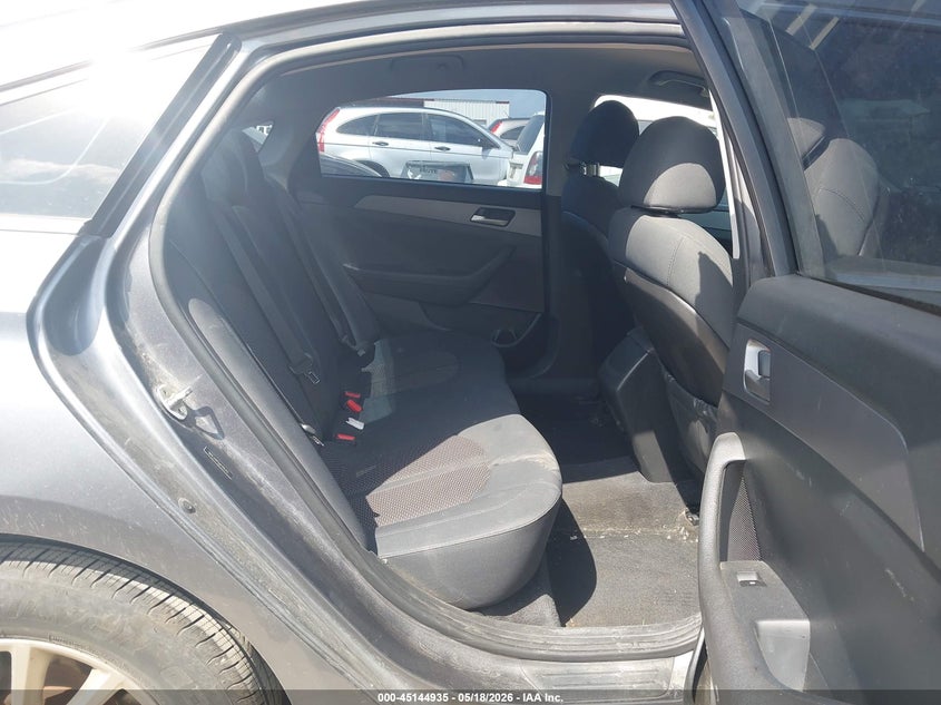 VIN 5NPE24AF0JH705315 2018 HYUNDAI SONATA SE