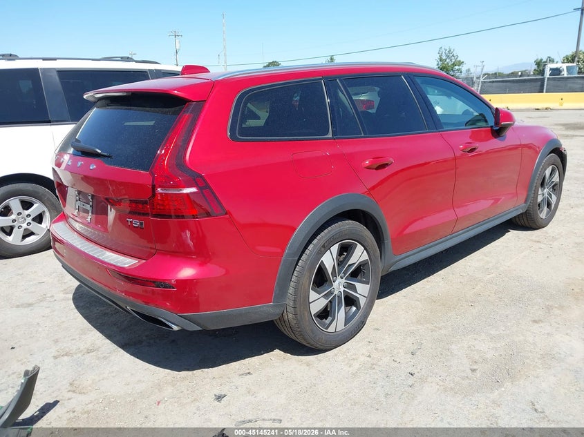 Vin: yv4102wk6l1035890, lot: 45642880, volvo v60 cross country t5 20204