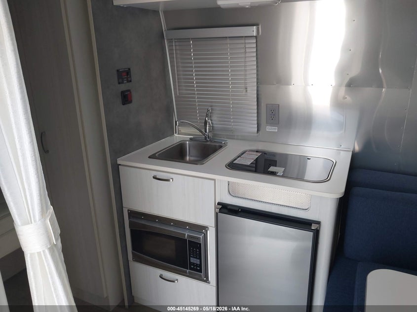 VIN: 1STHMAC18LJ553285 2020 AIRSTREAM BAMBI
