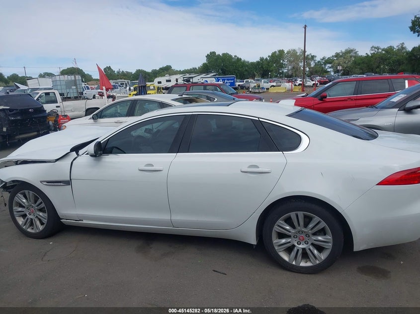 2017 Jaguar Xf 35T Premium VIN: SAJBD4BV2HCY34800 Lot: 45145282
