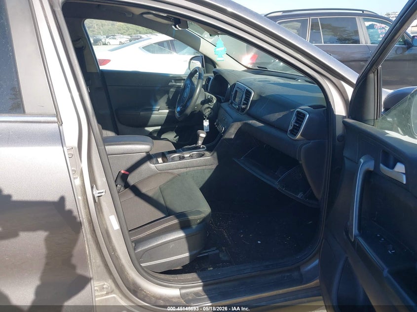 VIN KNDPM3AC5J7444738 2018 KIA SPORTAGE LX
