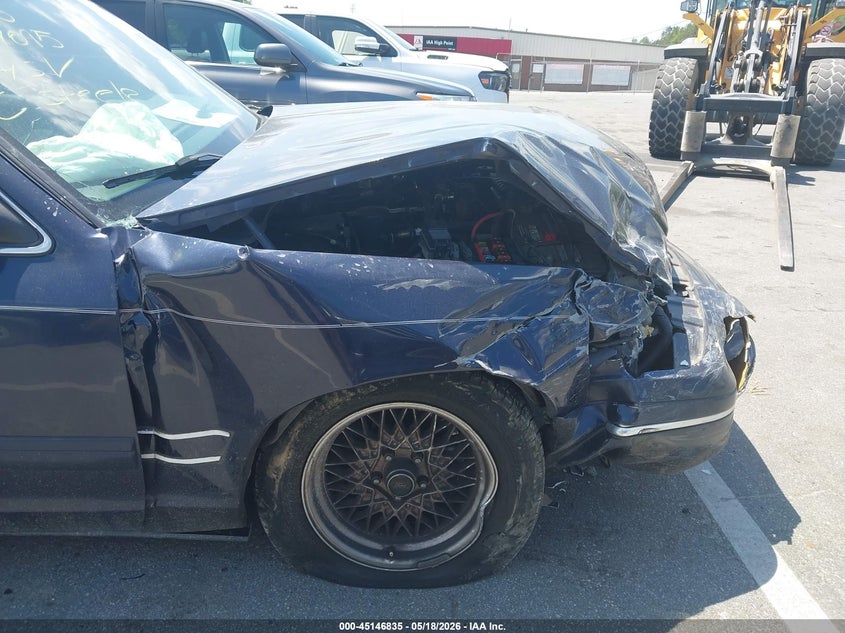 1999 Ford Crown Victoria VIN: 2FAFP73W7XX137095 Lot: 45146835