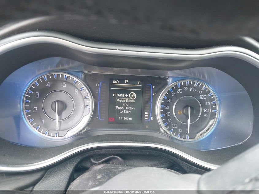 2016 CHRYSLER 200 auction photo 7
