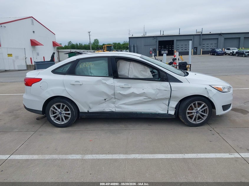 VIN 1FADP3FE1JL219802 2018 FORD FOCUS SE