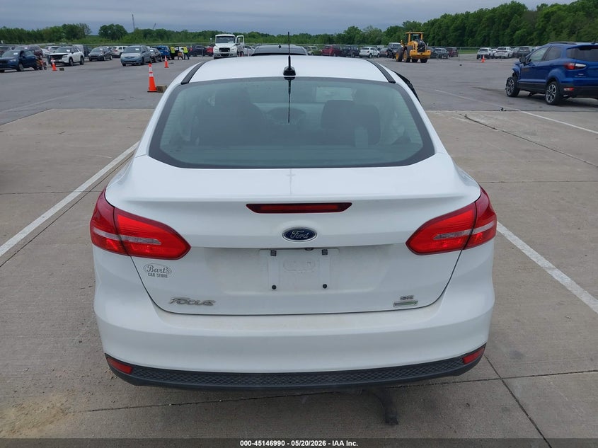 VIN 1FADP3FE1JL219802 2018 FORD FOCUS SE