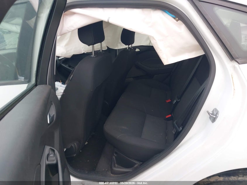 VIN 1FADP3FE1JL219802 2018 FORD FOCUS SE