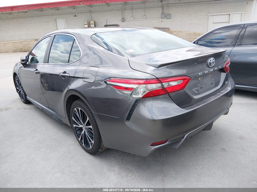 2018 TOYOTA CAMRY auction photo 3