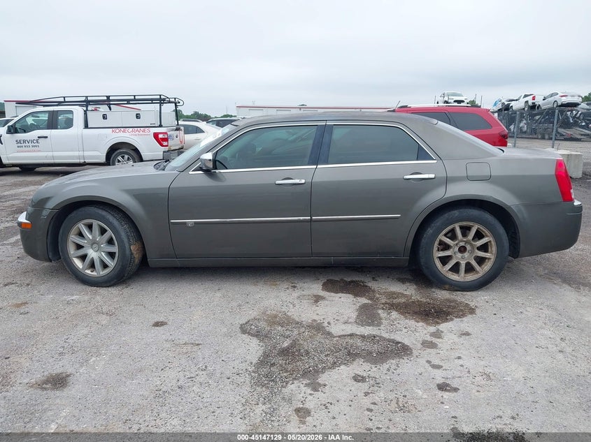 2008 Chrysler 300C Hemi VIN: 2C3KA63H88H120182 Lot: 45147129