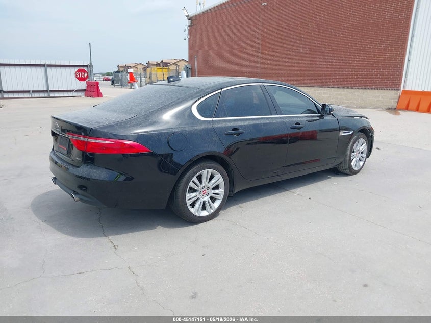 Vin: sajbr4bv8hcy32860, lot: 45644789, jaguar xf 35t 20174