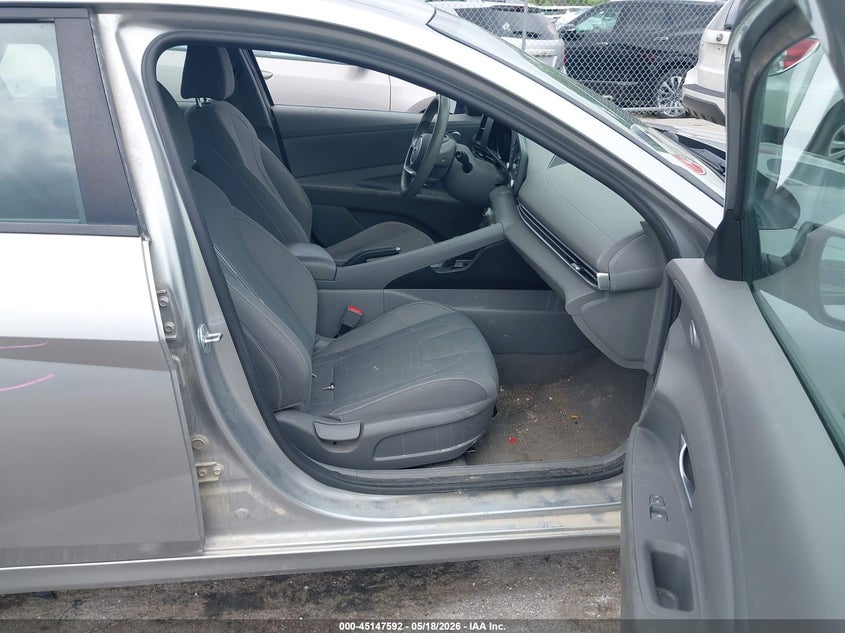 2021 HYUNDAI ELANTRA auction photo 5