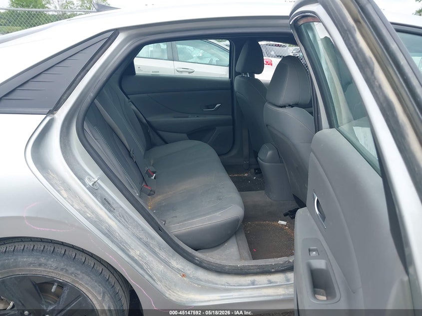 2021 HYUNDAI ELANTRA auction photo 8