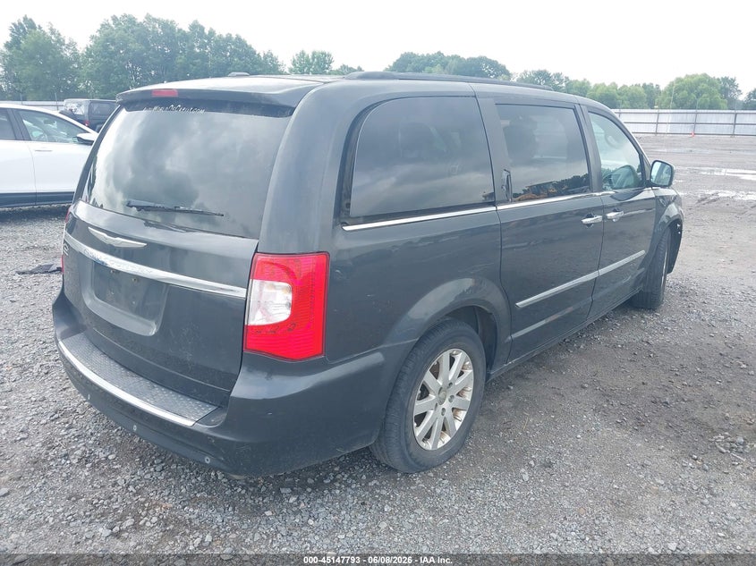 2012 CHRYSLER TOWN & COUNTRY auction photo 4