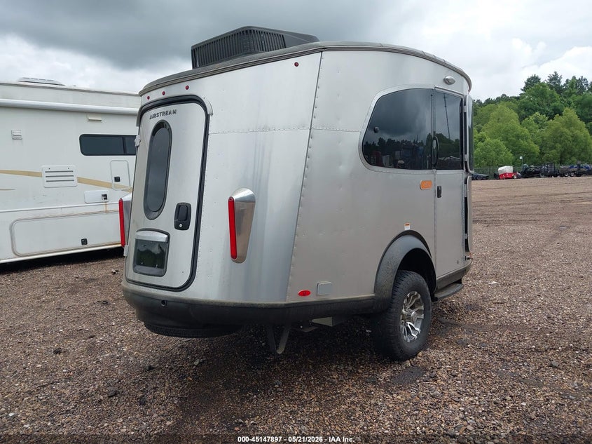 2023 AIRSTREAM M16 auction photo 4