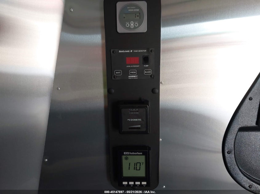 2023 AIRSTREAM M16 auction photo 7