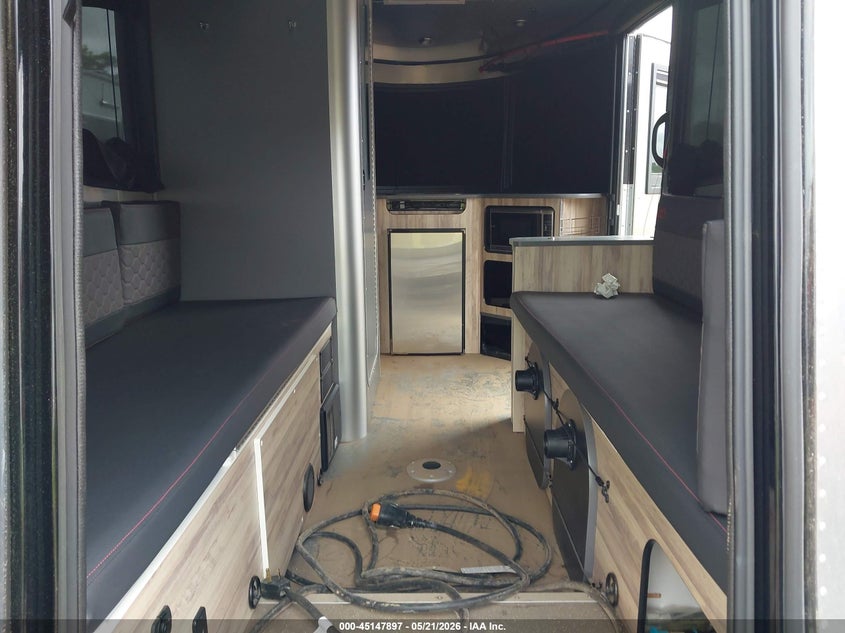 2023 AIRSTREAM M16 auction photo 8