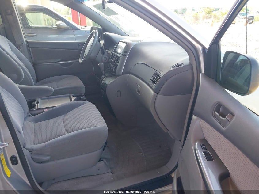2006 TOYOTA SIENNA auction photo 5