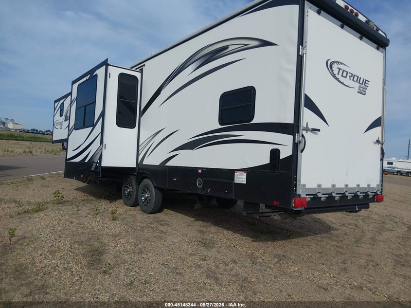 2015 HEARTLAND RV 325 T auction photo 3