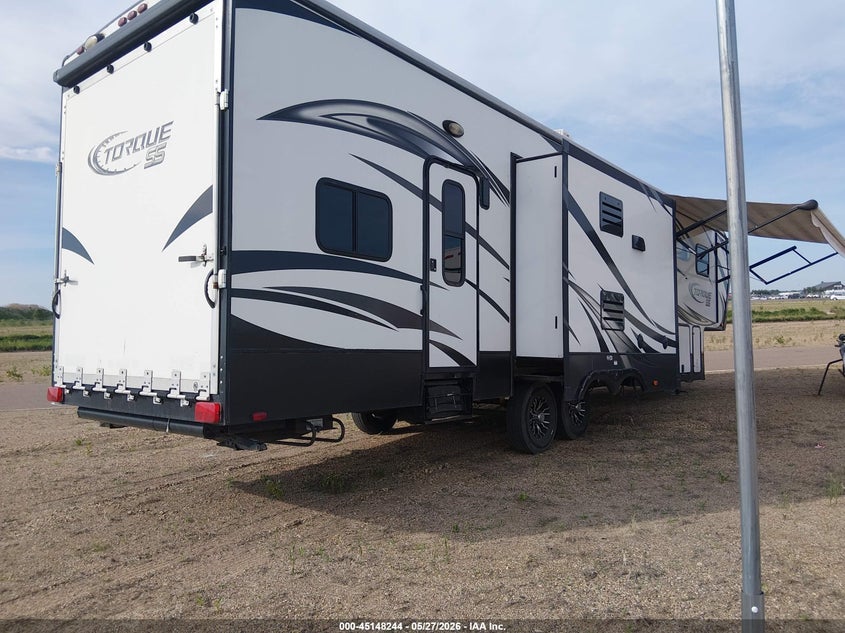 2015 HEARTLAND RV 325 T auction photo 4