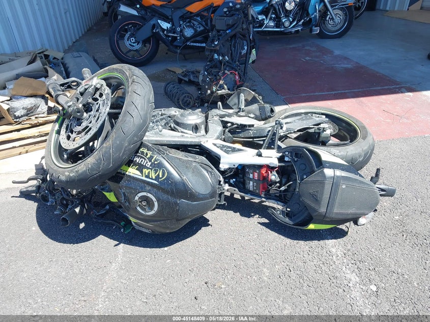 VIN: SMTA554S5LT983969 2020 TRIUMPH MOTORCYCLE STREET TRIPLE RS