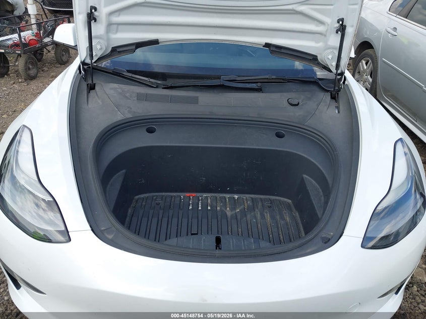 TESLA MODEL 3 - zdjęcie 10