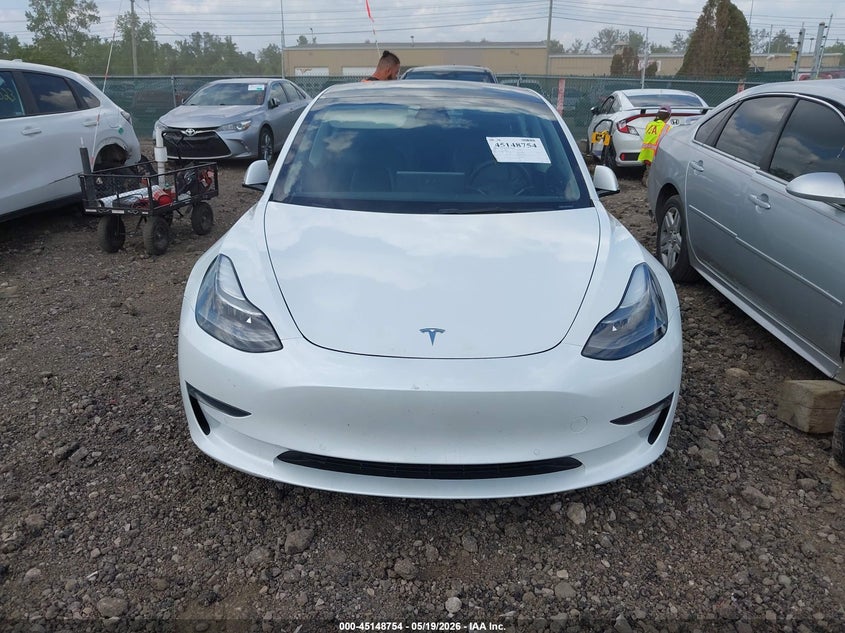 TESLA MODEL 3 - zdjęcie 12