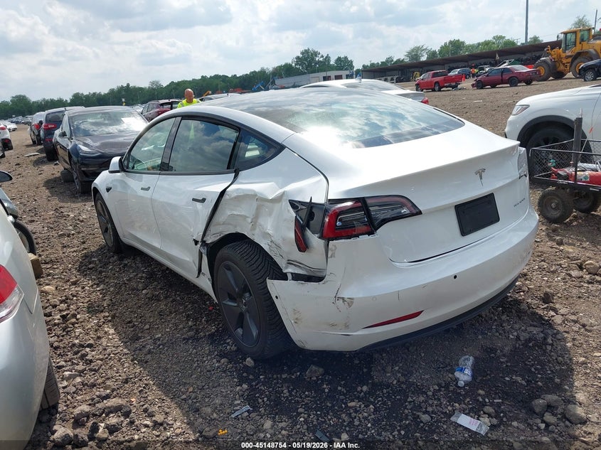 TESLA MODEL 3 - zdjęcie 3