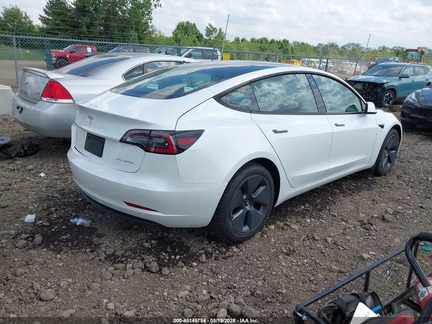TESLA MODEL 3 - zdjęcie 4