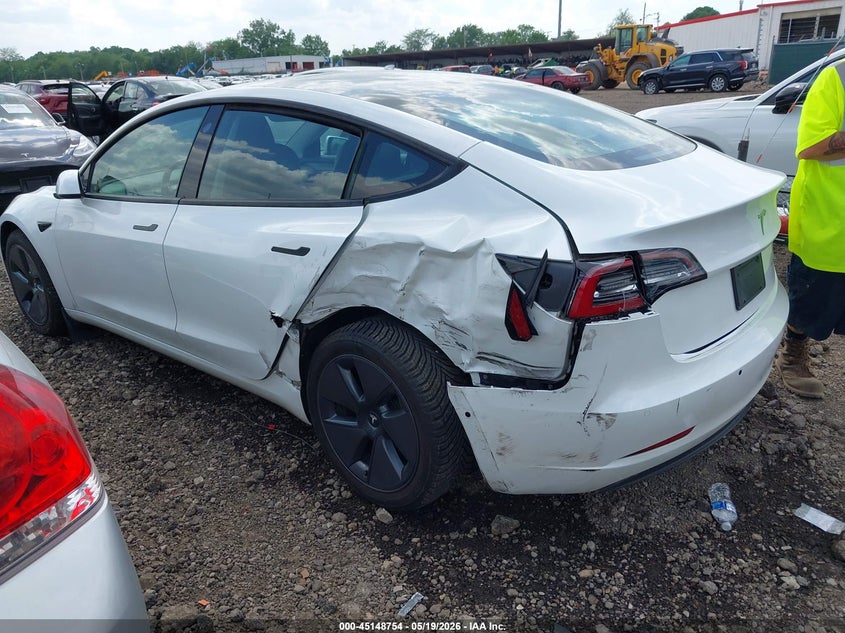 TESLA MODEL 3 - zdjęcie 6