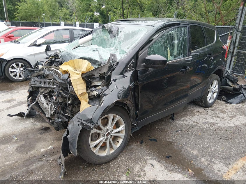 2017 Ford Escape Se 1FMCU0G98HUC96567 photo 1