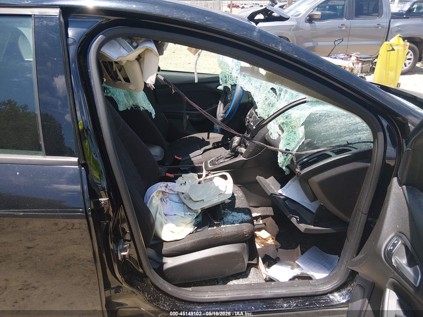 VIN 1FADP3M22JL291259 2018 FORD FOCUS SEL