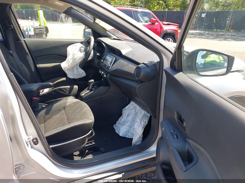 2020 NISSAN KICKS auction photo 5