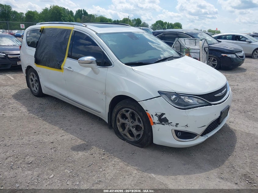 CHRYSLER PACIFICA 2017. Lot# 45149299. VIN 2C4RC1GG6HR584302. Photo 1