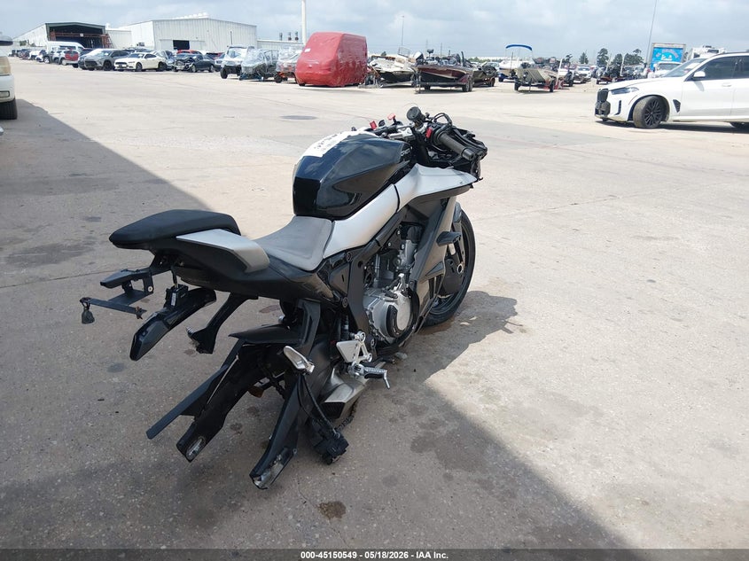 VIN: LCEPEVLP5S6003269 2025 CF MOTO 675SS