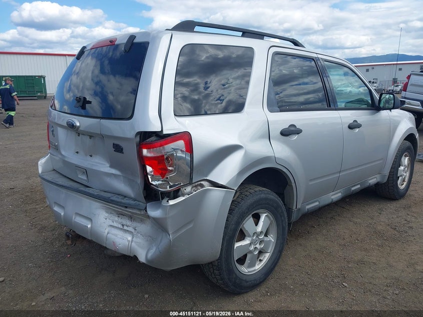 2010 Ford Escape 2.5 Xlt Silver Lot 111045151121 Vin 1FMCU9D74AKC59685