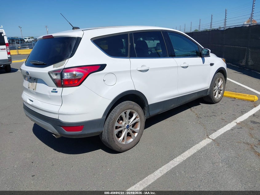 Vin: 1fmcu9gd4hua41309, lot: 45648884, ford escape se 20174