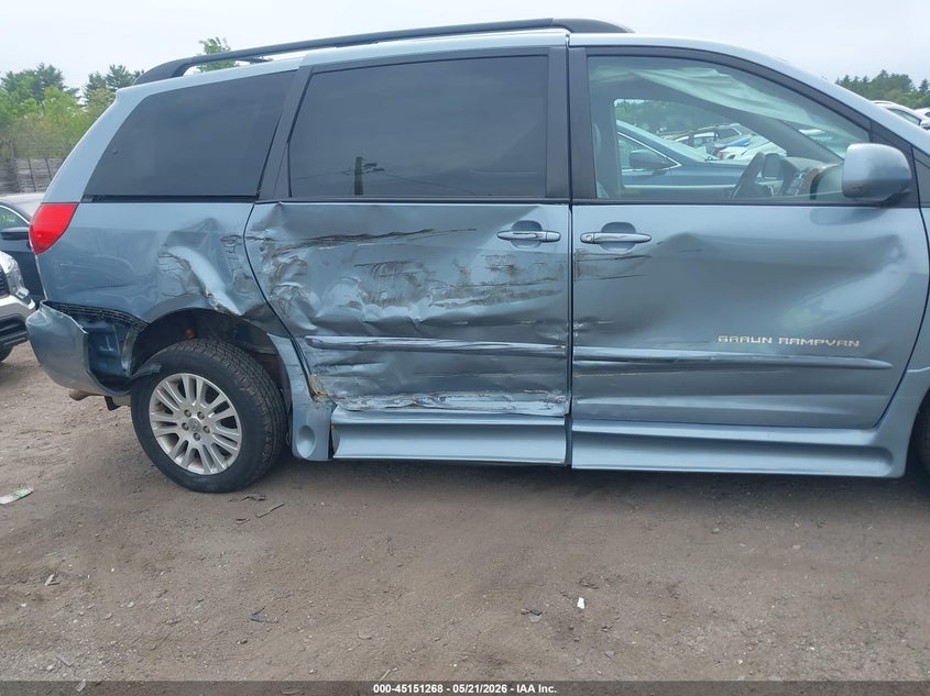 AtlanticExpress - Toyota Sienna