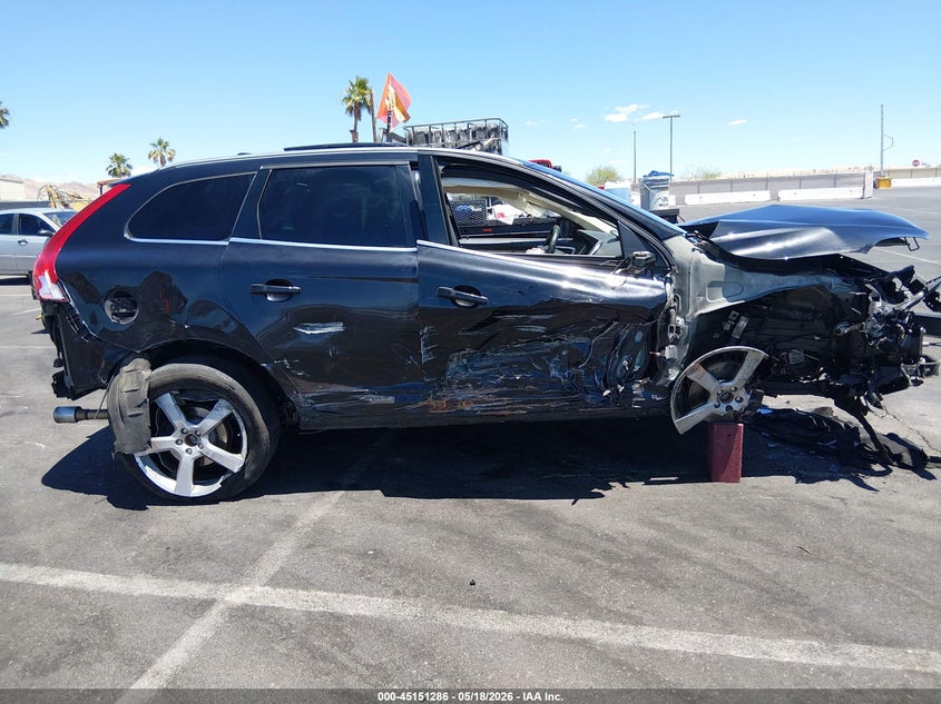 2011 Volvo Xc60 T6/T6 R-Design VIN: YV4902DZ4B2140570 Lot: 45151286