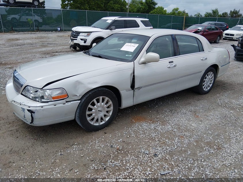 2007 LINCOLN TOWN CAR auction photo 2