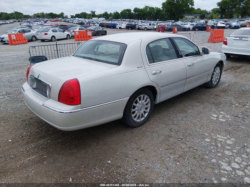 2007 LINCOLN TOWN CAR auction photo 4