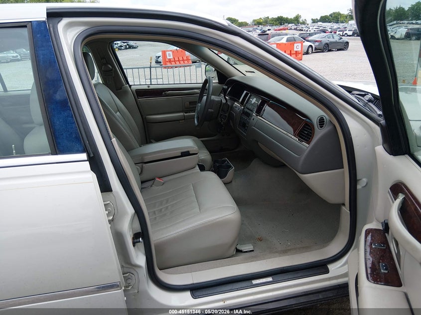 2007 LINCOLN TOWN CAR auction photo 5