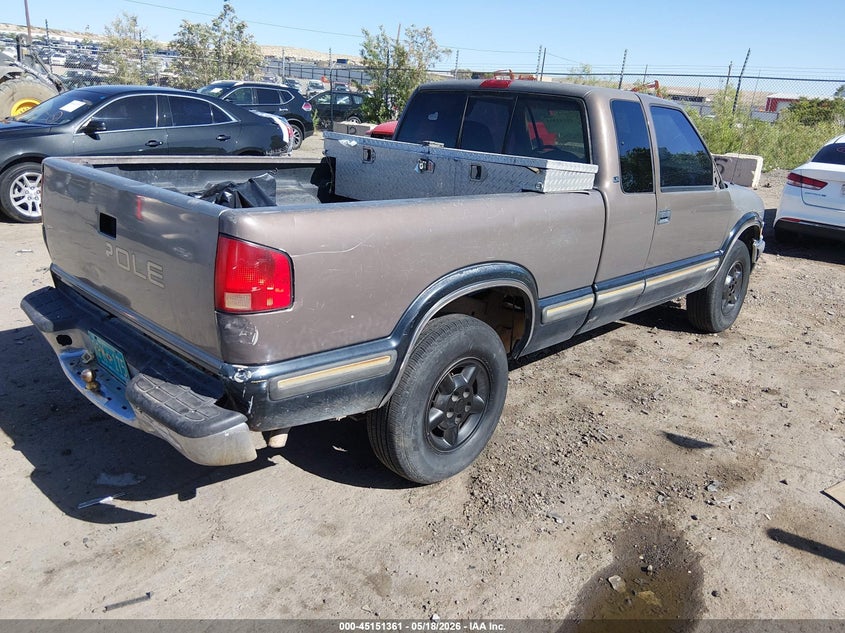 1998 CHEVROLET S-10 auction photo 4