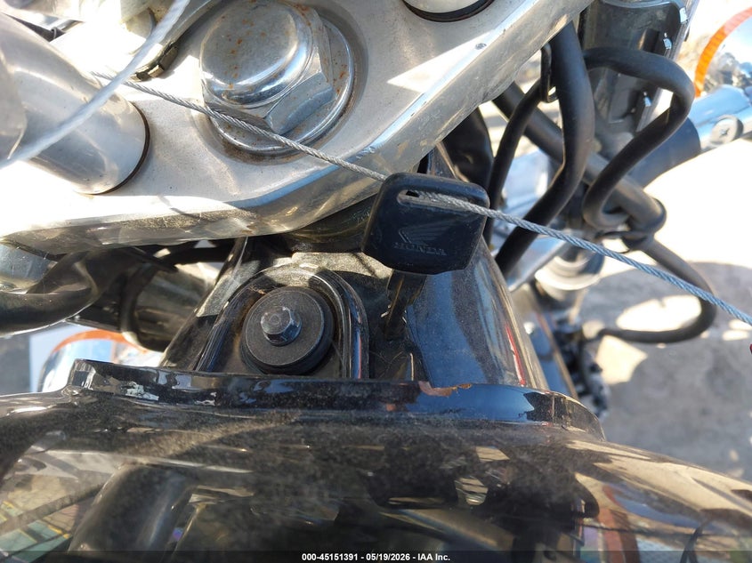 1998 Honda Vt1100 C VIN: 1HFSC1804WA200186 Lot: 45151391