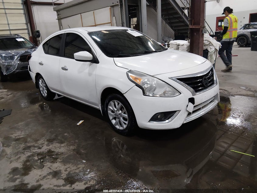 2017 NISSAN VERSA auction photo 1