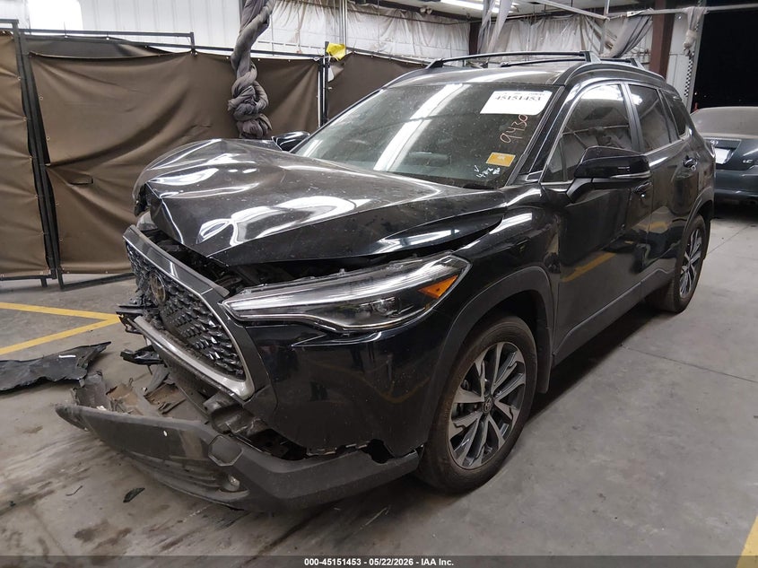 2025 Toyota Corolla Cross Xle 7MUDAAAG2SV134675 photo 1