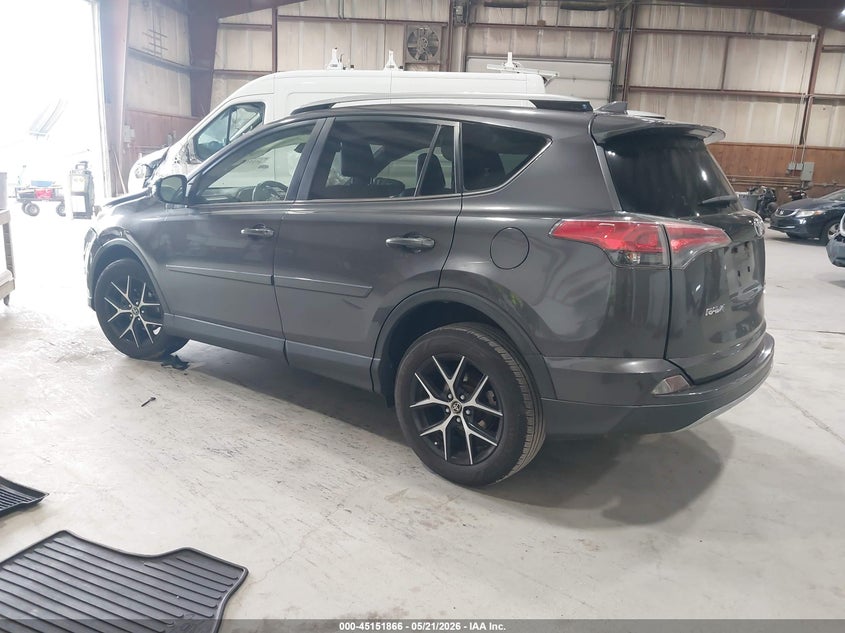 VIN: JTMJFREV7HJ714497 2017 TOYOTA RAV4 SE